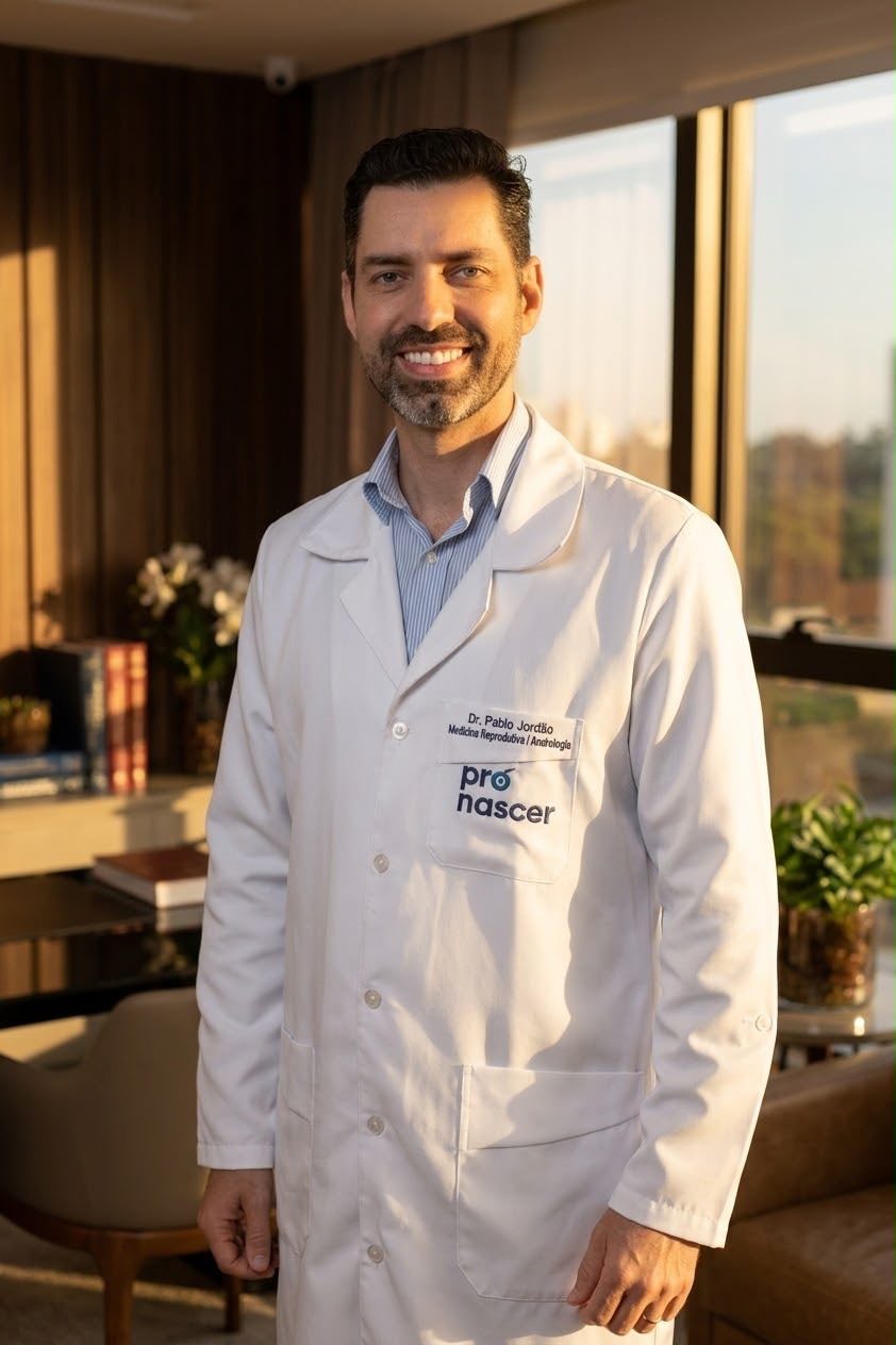 Dr. Pablo Jordão no consultório